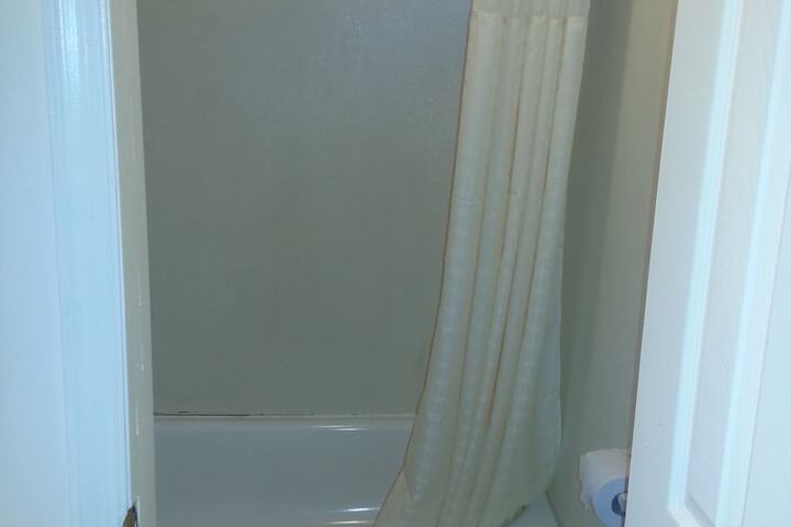 Room 7 of 18