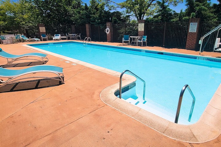 Pool 6 of 43