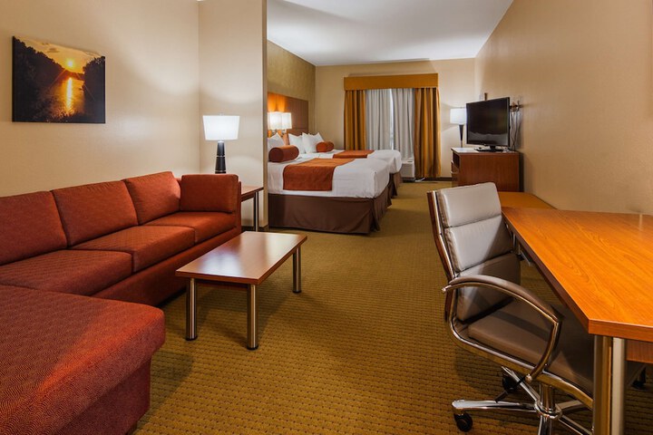 Best Western Plus Finger Lakes Inn & Suites