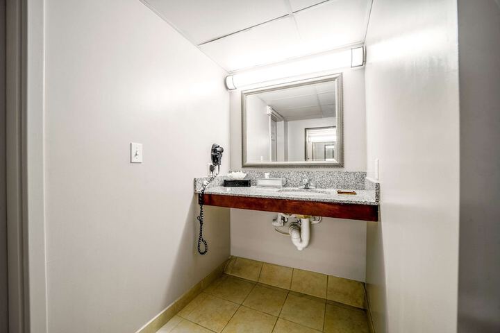 Room 87 of 104