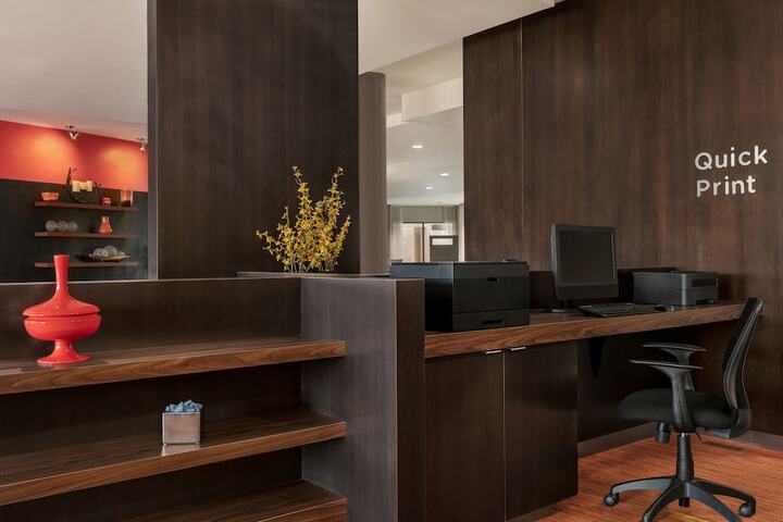Business Center 65 of 67