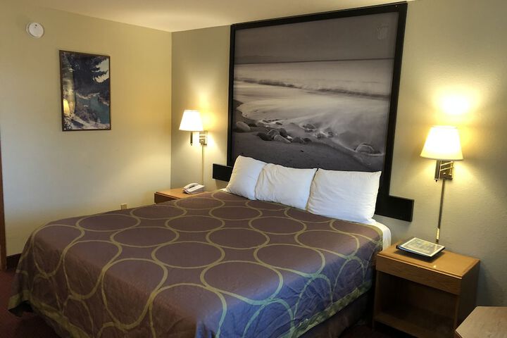 Super 8 by Wyndham Crescent City