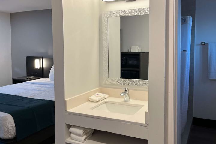 Room 10 of 31