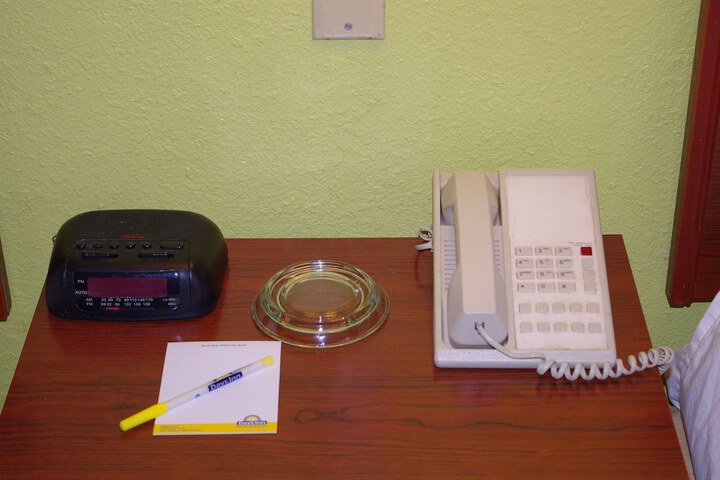 Room 10 of 43