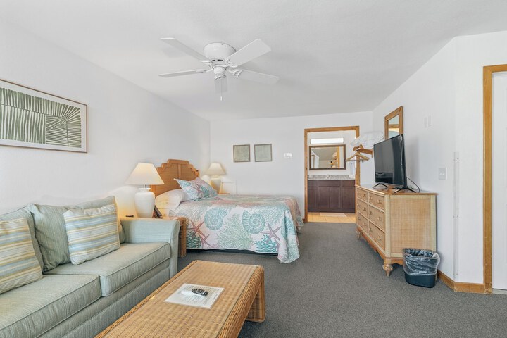 Ocracoke Harbor Inn
