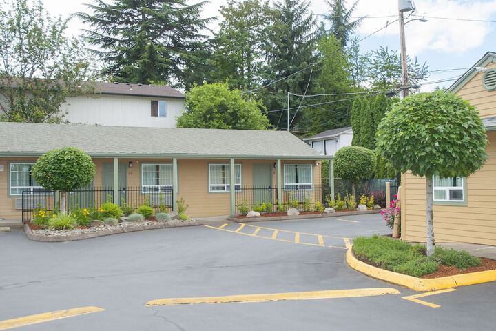 Hotel 2 of 103