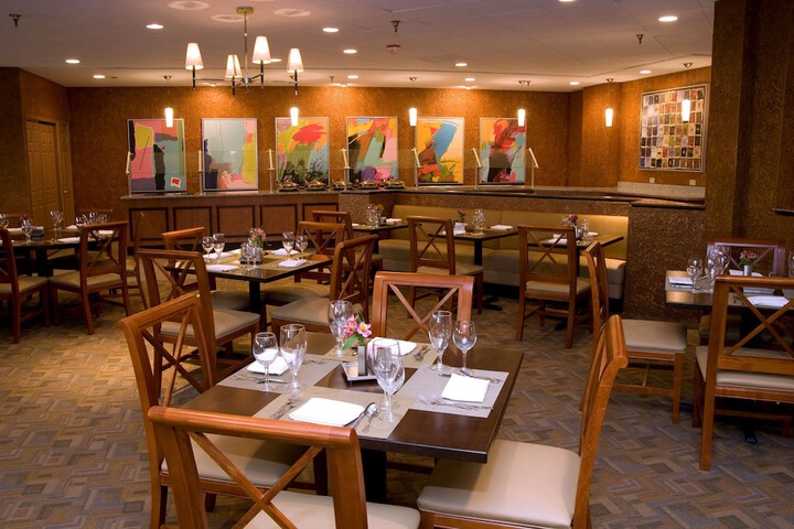 DoubleTree by Hilton St. Louis - Westport