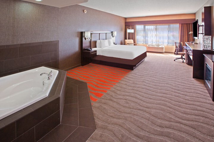 Room 4 of 25