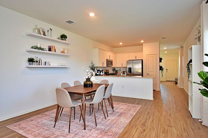 Long-term Stays Family-friendly Communal Pool!