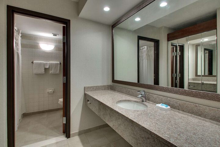 Room 15 of 62