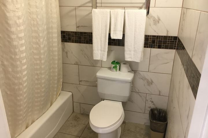 Room 4 of 23