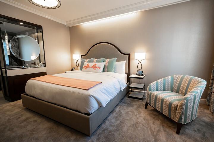 Room 43 of 73