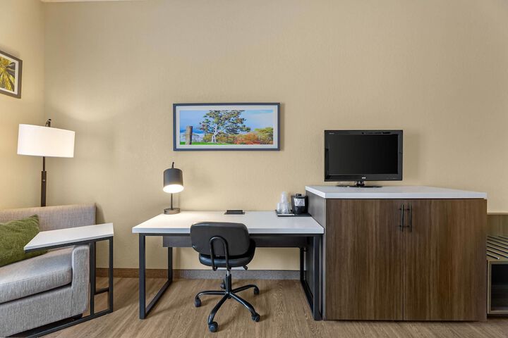 Quality Inn & Suites Bellville - Mansfield
