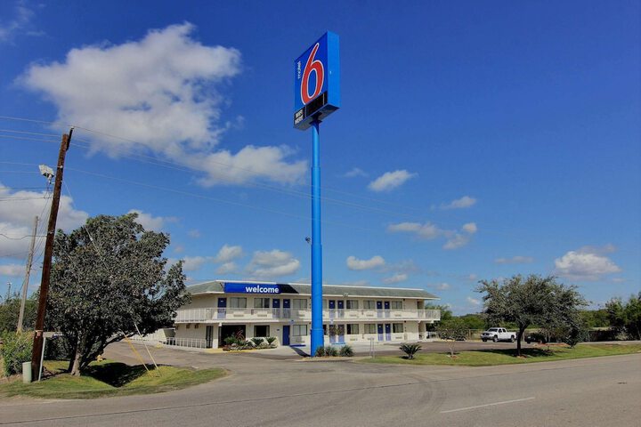Motel 6 Kingsville TX