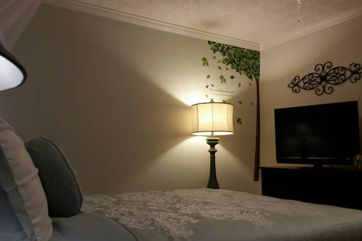 Room 11 of 23