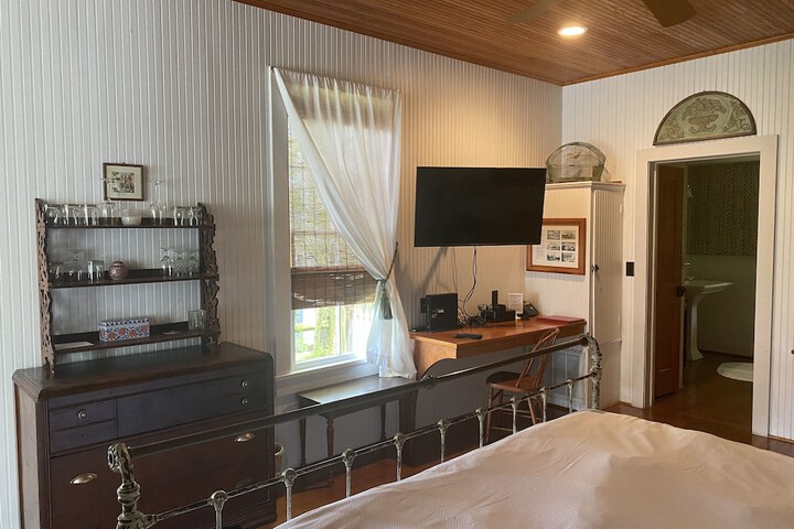 Room 105 of 138