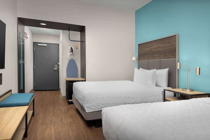 Room 17 of 34