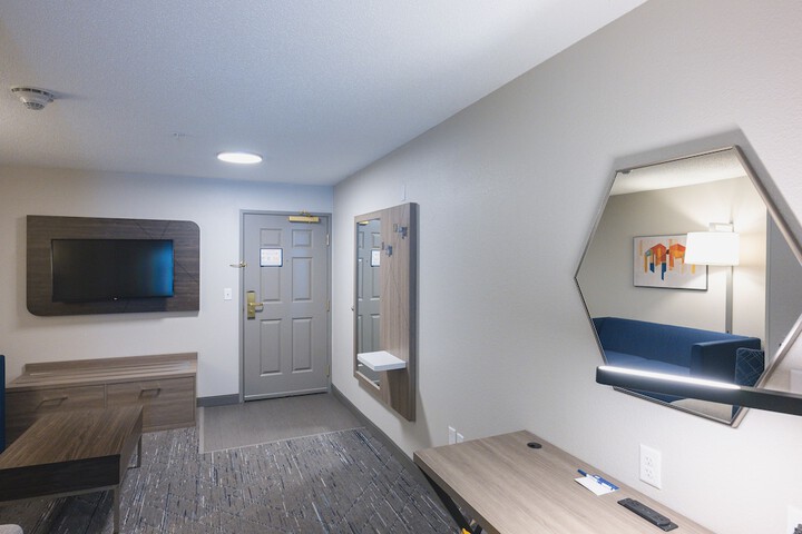 Room 51 of 145