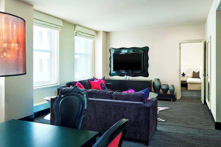 Room 32 of 112