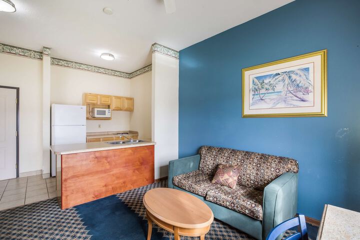 Room 10 of 26