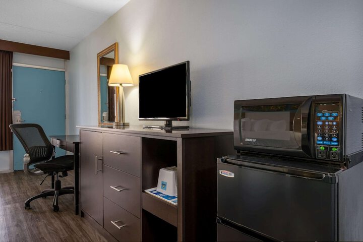 Room 26 of 30