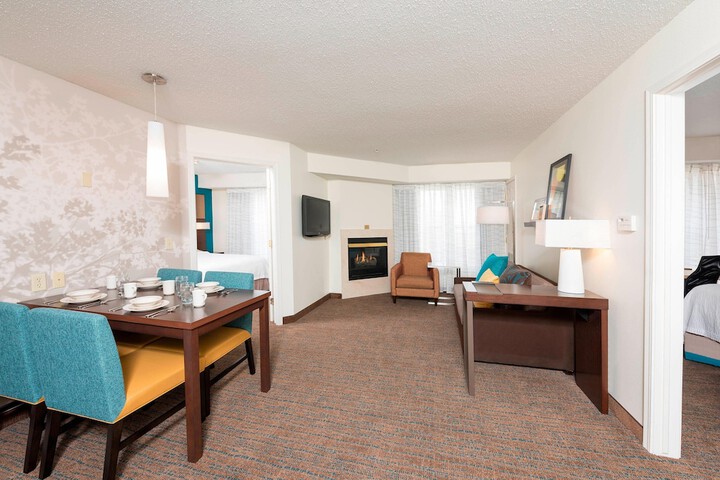 Room 27 of 42
