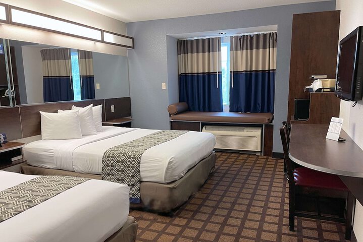 Room 14 of 32