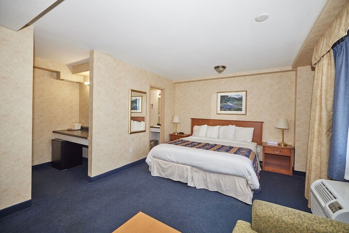 Room 11 of 37
