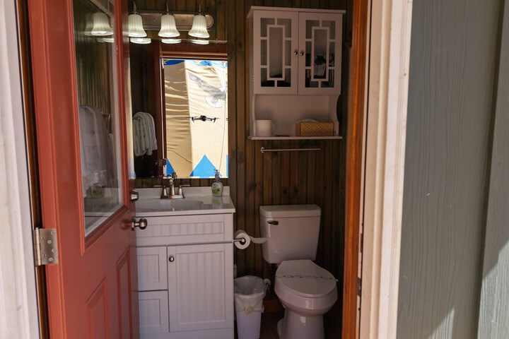 Mountain Aire Cottages Inn & Glamping