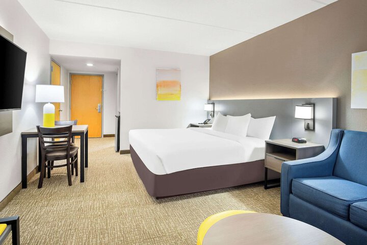 Room 28 of 52