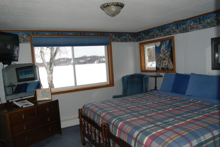 Daniels Lake Lodge B & B