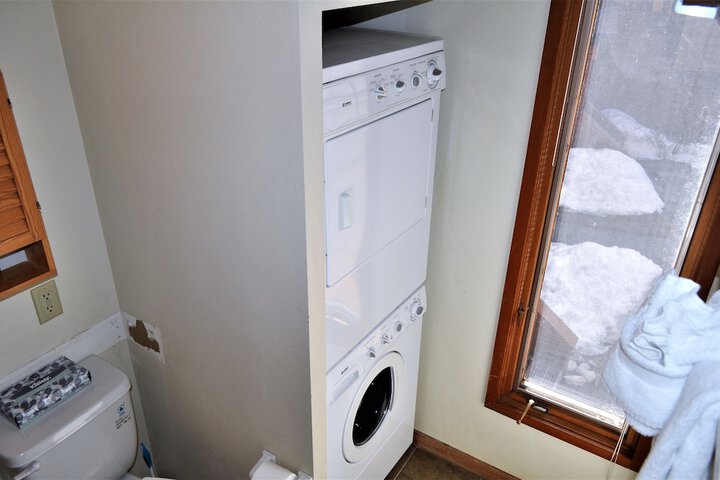 Laundry 27 of 34