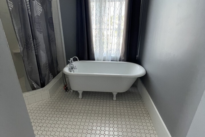 Room 82 of 171