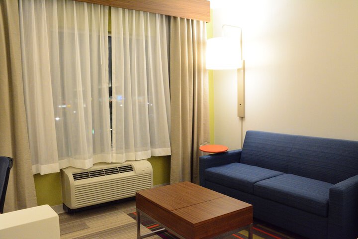 Room 32 of 52