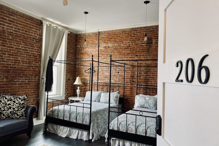 Room 29 of 83
