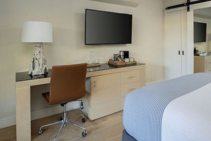 Room 34 of 73
