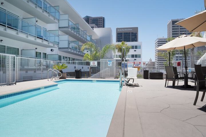 Pool 13 of 52