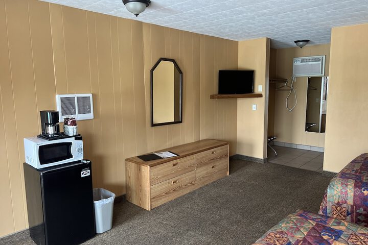 Room 313 of 443