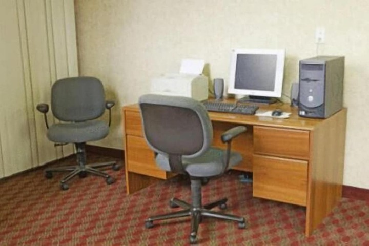 Business Center 10 of 11