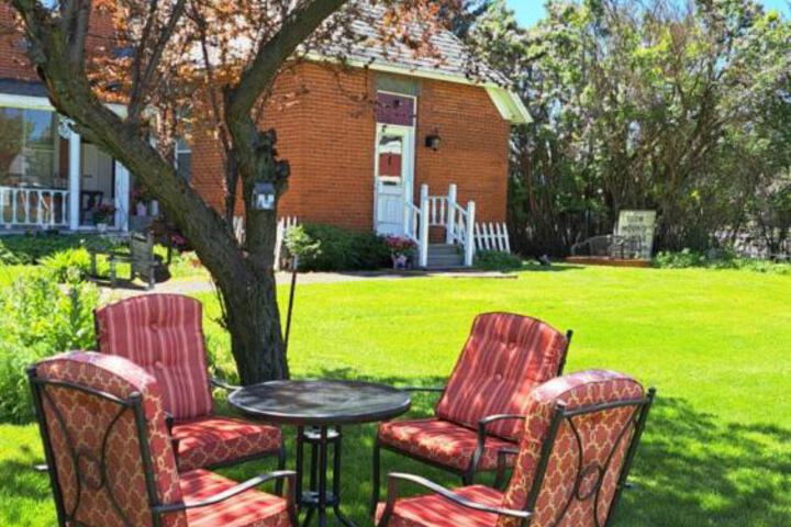 The Mays Place Bed and Breakfast
