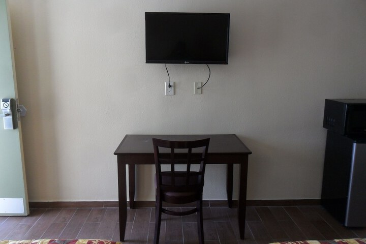 Room 52 of 68