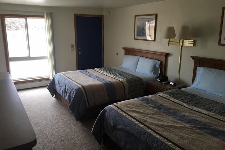 Coho Motel and Suites