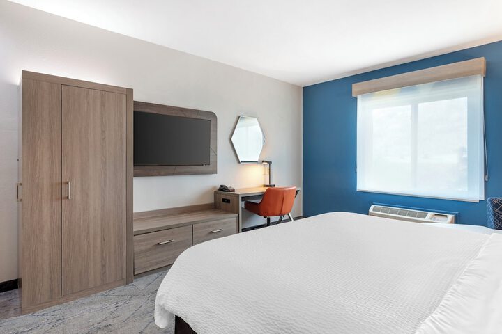 Room 16 of 43