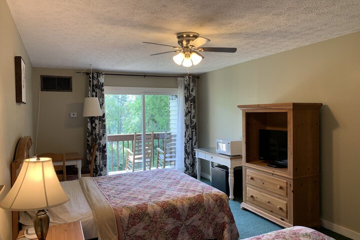 Room 104 of 155