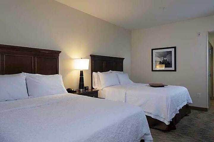 Hampton Inn and Suites Airdrie