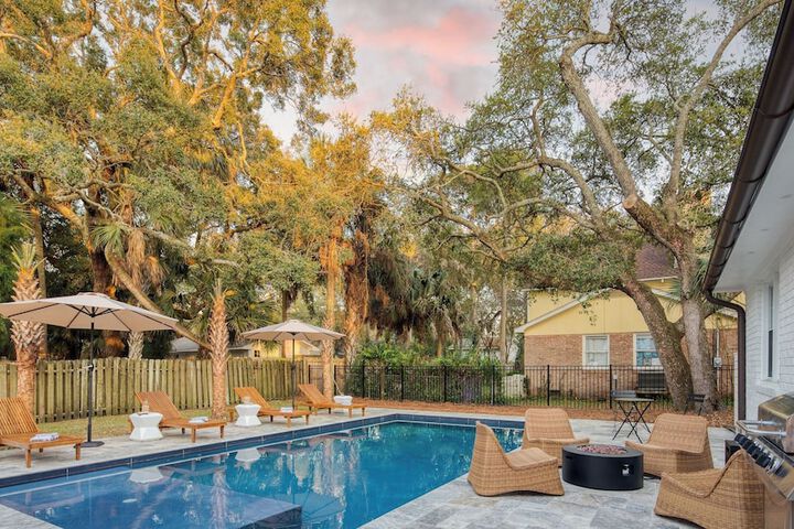 Sawyer by Avantstay Stunning Isle of Palms Home w / Pool!