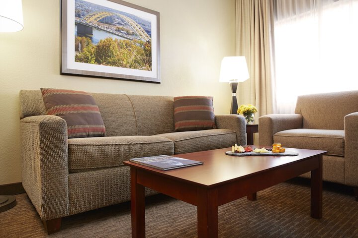 DoubleTree Suites by Hilton Hotel Cincinnati - Blue Ash
