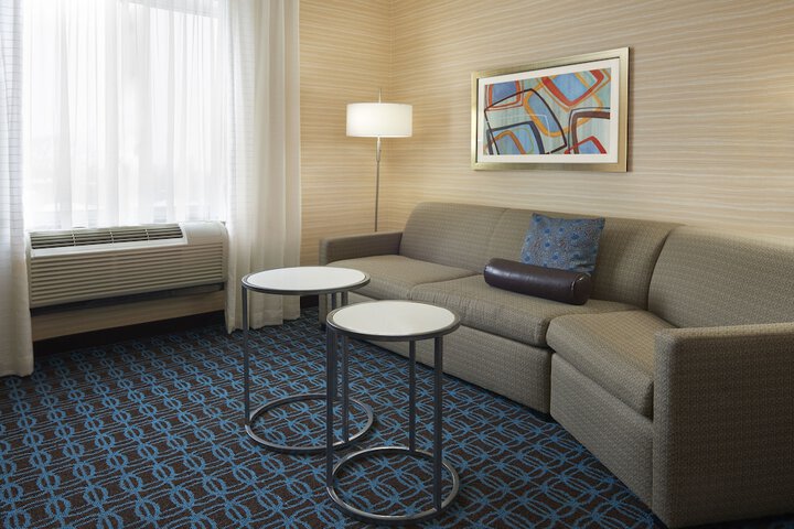 Room 6 of 18