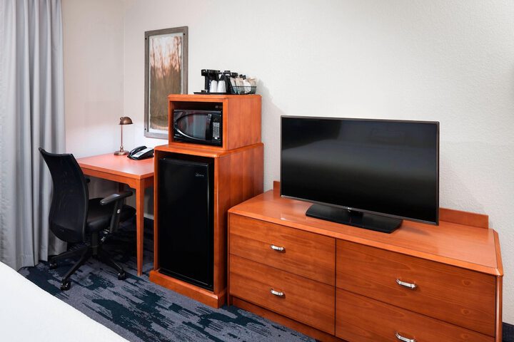 Room 15 of 32