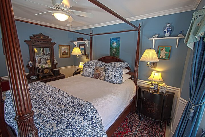 Room 27 of 200